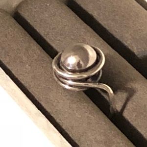 Sterling silver Jenni K ring with  jumbo bead